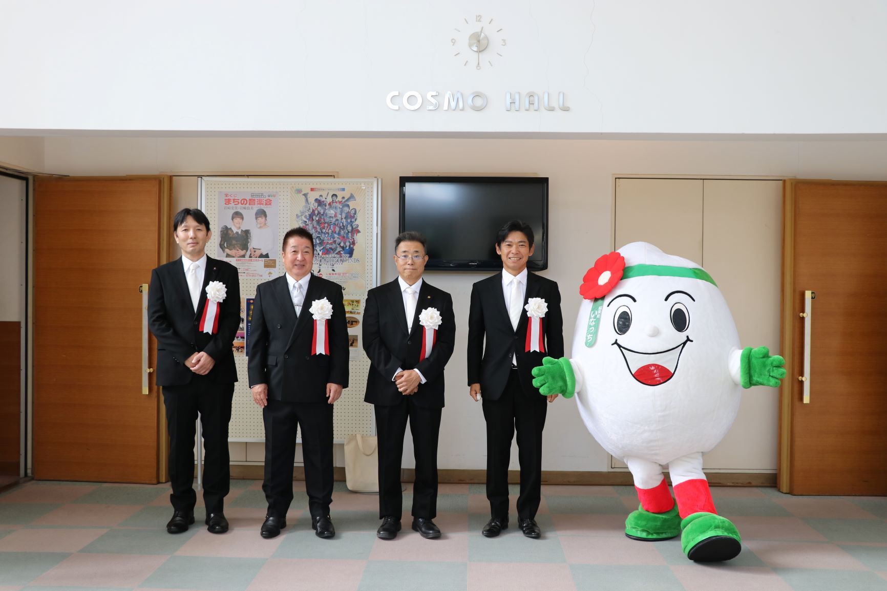 「主催者で来場者のお出迎え」の画像