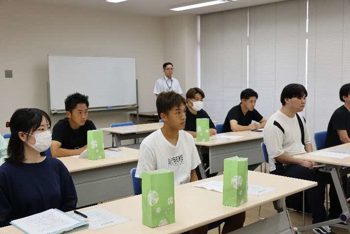 文明堂神戸店インタビューの様子1